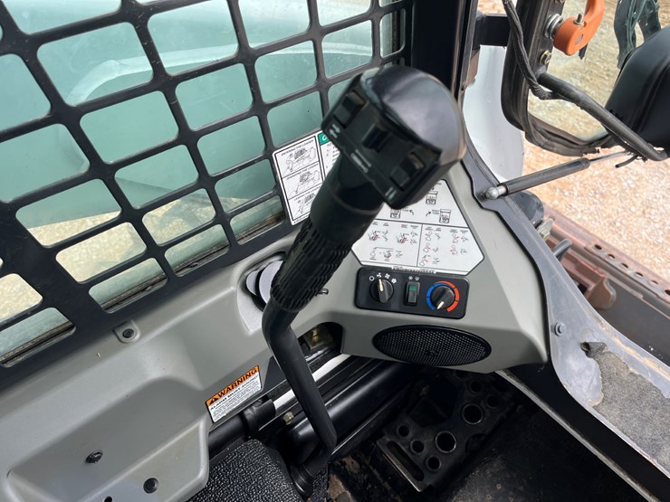 2015-bobcat-s770-image-13
