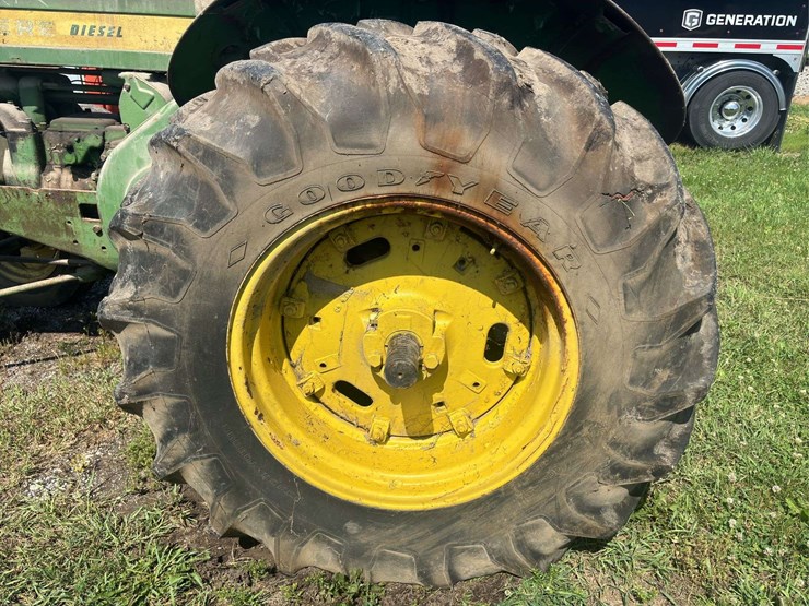 john-deere-720-image-37