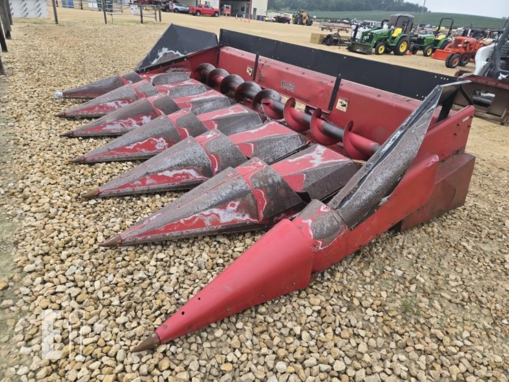 case-ih-1063-image-1