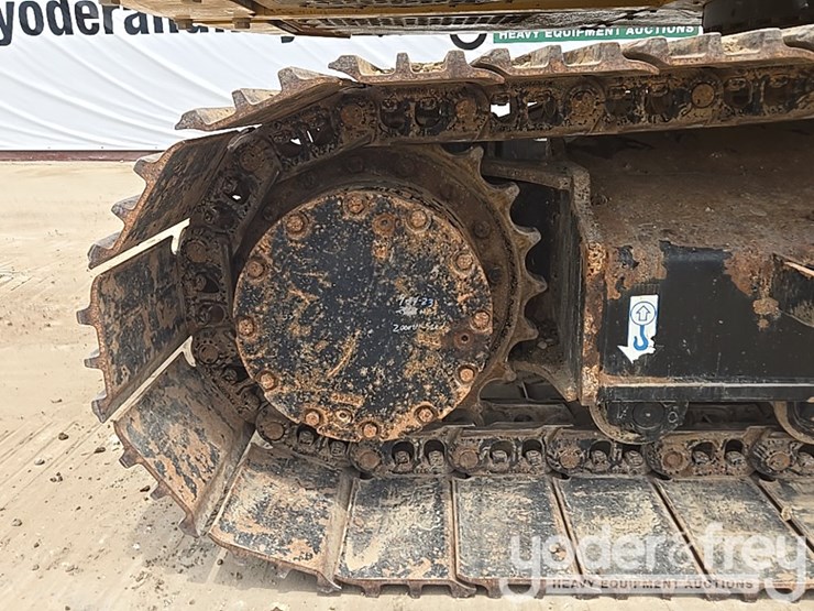 2022-deere-130g-image-24