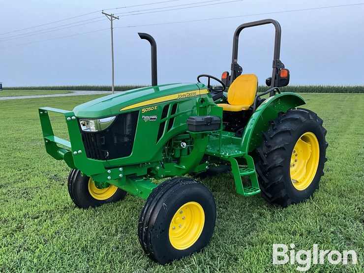2023-john-deere-5050e-image-1