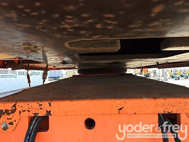2017-jlg-800s-image-44