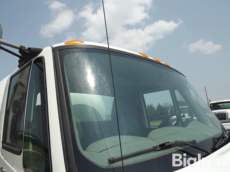 2011-international-durastar-4300-image-17