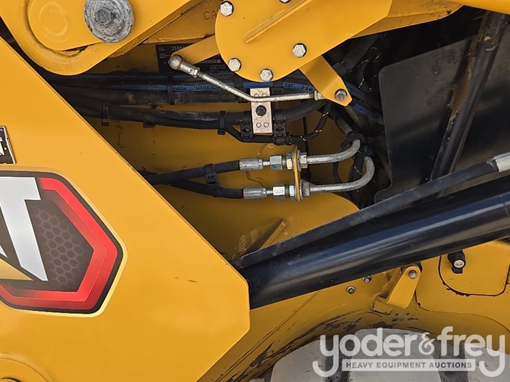 2022-caterpillar-259d3-image-39