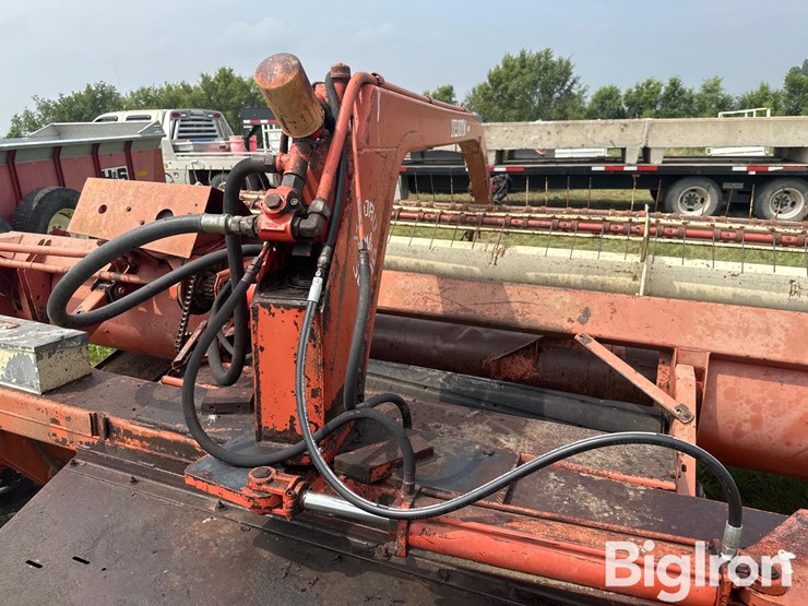 hesston-1014-image-18