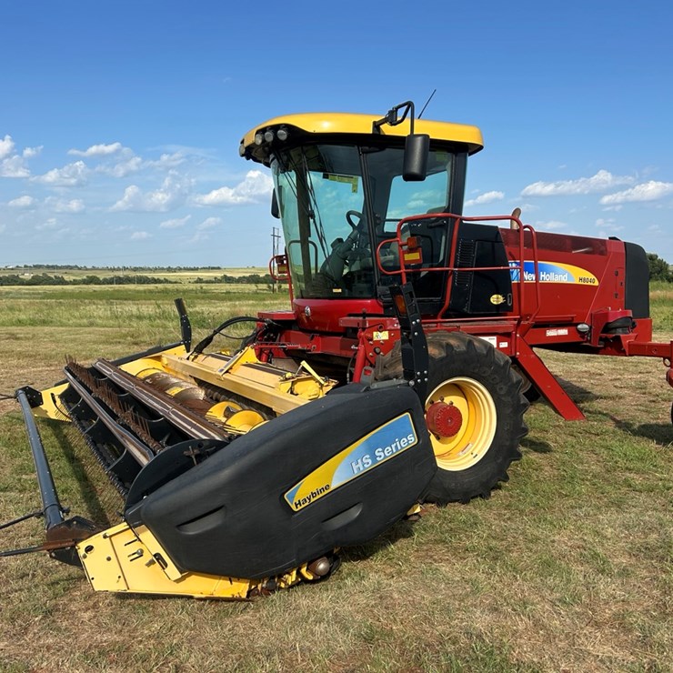 2013 NEW HOLLAND H8040