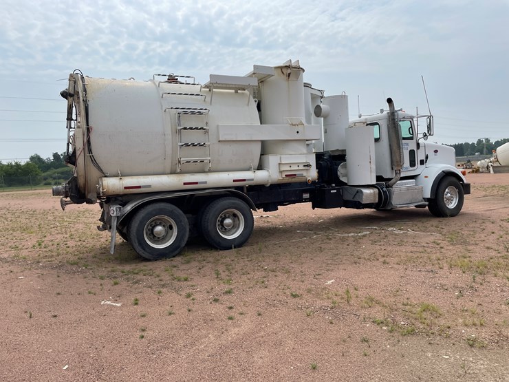 2011-peterbilt-365-image-7