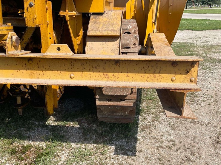 caterpillar-sixty-image-71