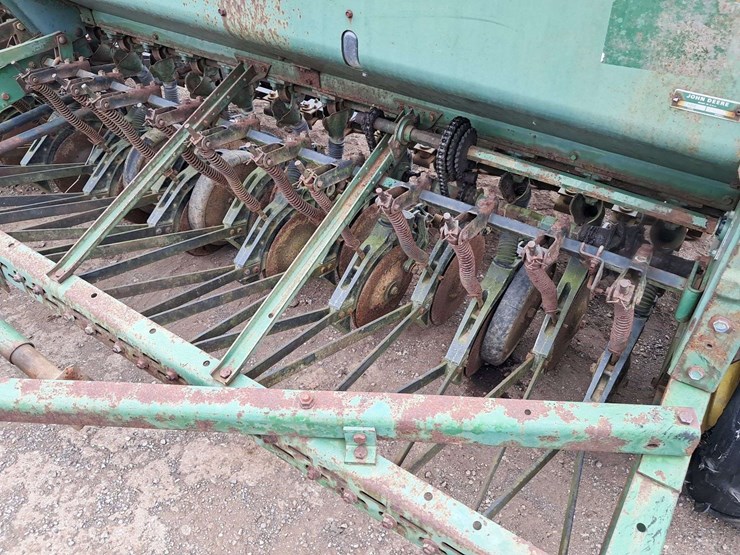 john-deere-8300-image-12