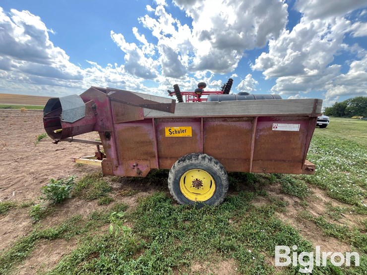 schuler-5x10-feed-wagon-image-8