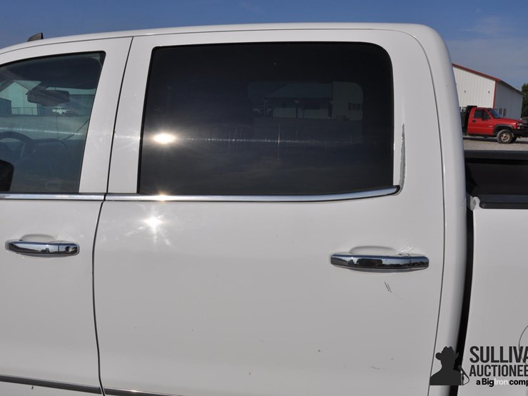 2015-chevrolet-2500-image-16