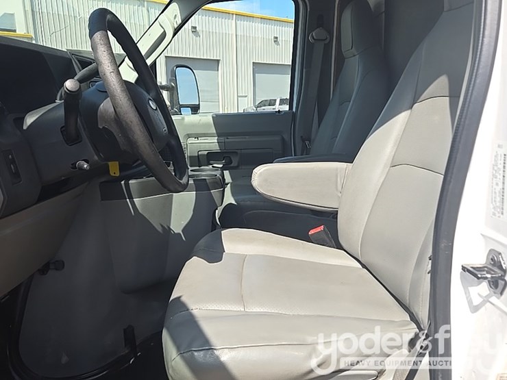 2019-ford-e350-image-48