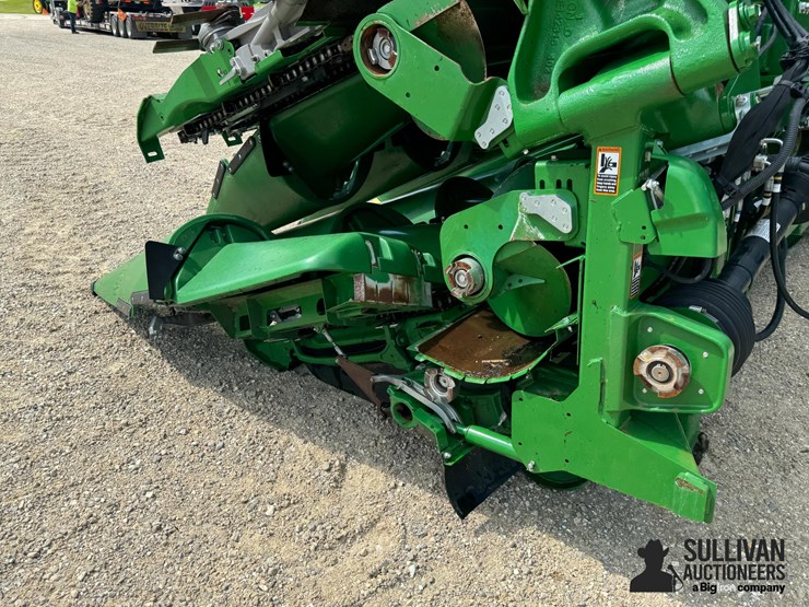 2023-john-deere-c12f-image-19