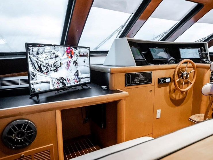 #18-•-2003-breaux-brothers-85'-yacht-|-"come-monday"-image-30