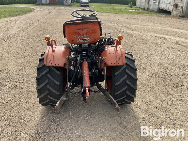 1976-kubota-b7100-image-6