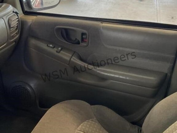 2001-chevrolet-s10-image-20
