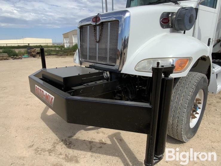 2017-peterbilt-348-image-10