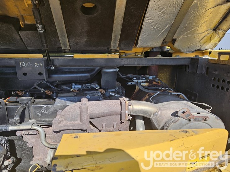 2015-deere-85g-image-30