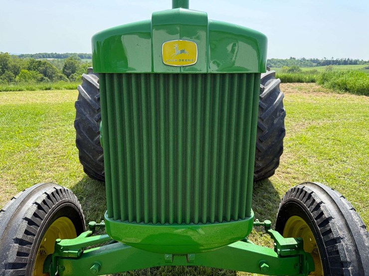 john-deere-820-image-9