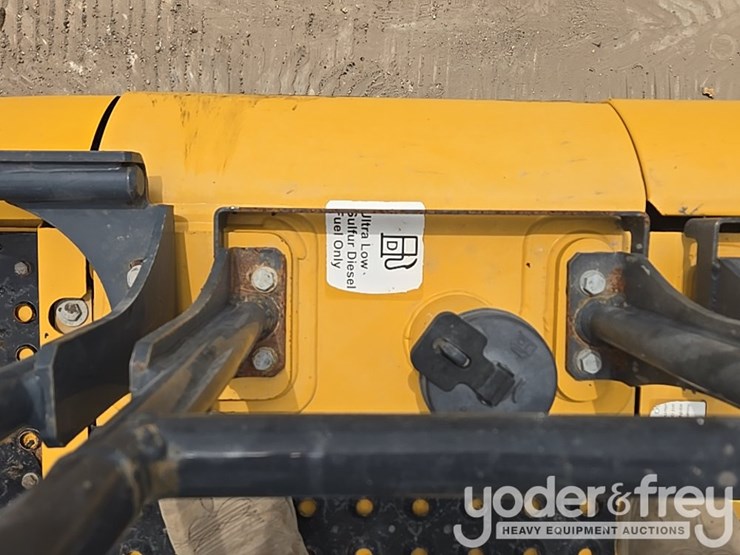 2022-deere-130g-image-63