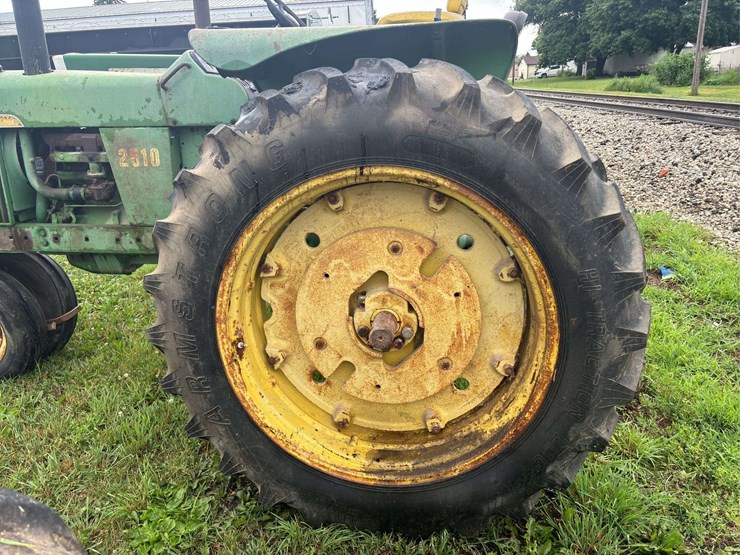 john-deere-2510-image-26