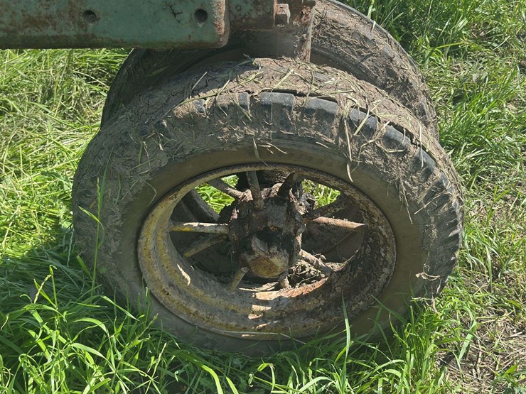 john-deere-model-b-image-11