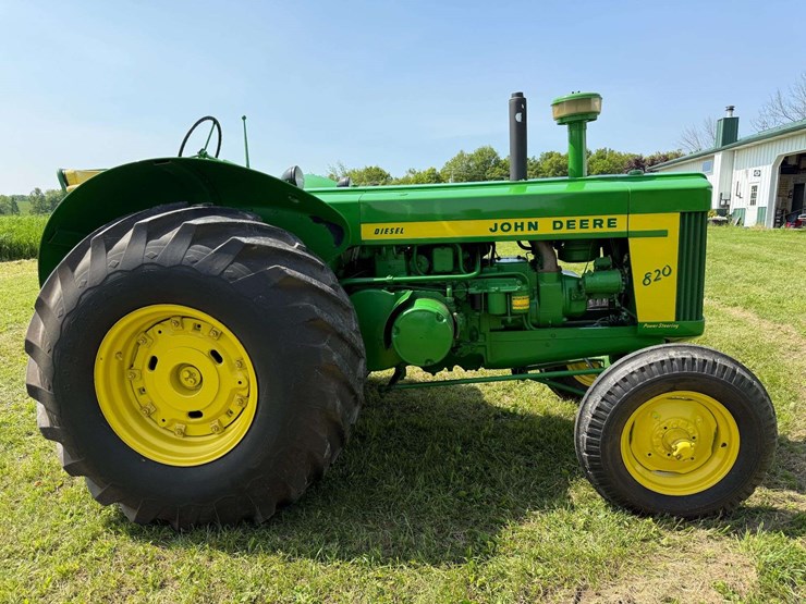 john-deere-820-image-4