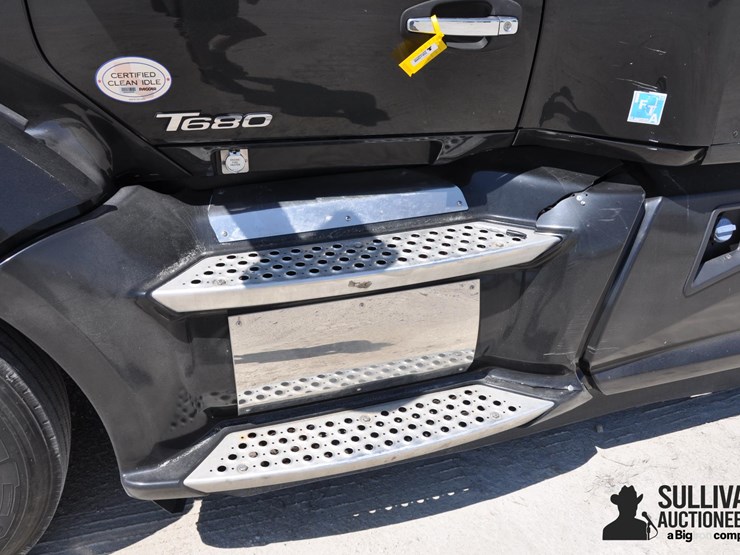 2019-kenworth-t680-image-17