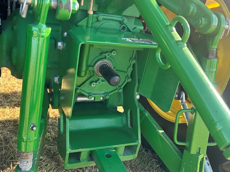2024-john-deere-4052r-image-6
