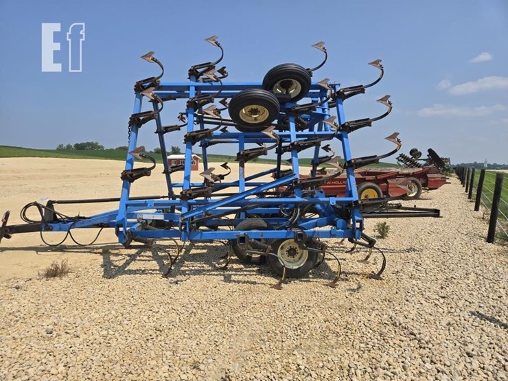dmi-26'-field-cultivator-3777-image-6