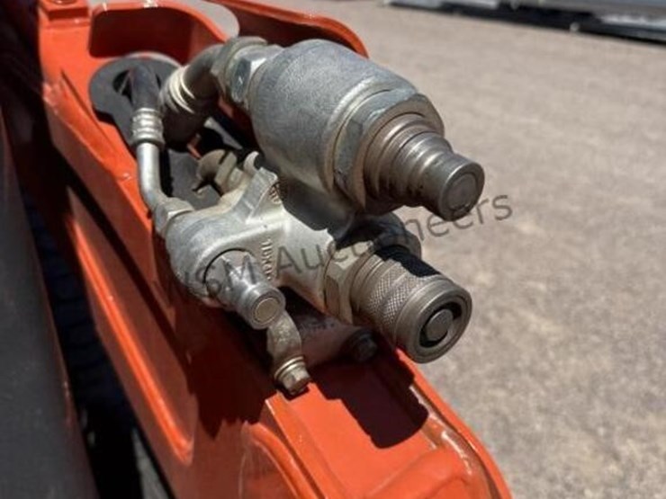 kubota-ssv65-image-16