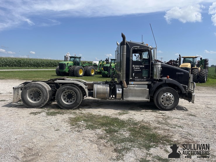 2011-kenworth-t800-image-4