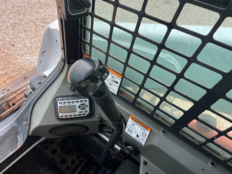 2015-bobcat-s770-image-12