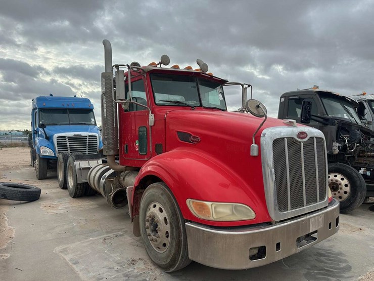 2014-peterbilt-386-image-3