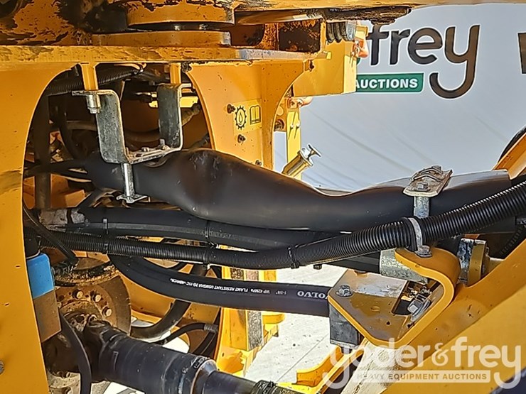 2018-volvo-l110h-image-35