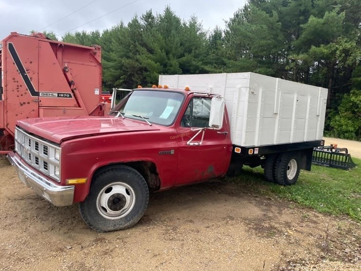 1982-gmc-sierra-3500-image-1