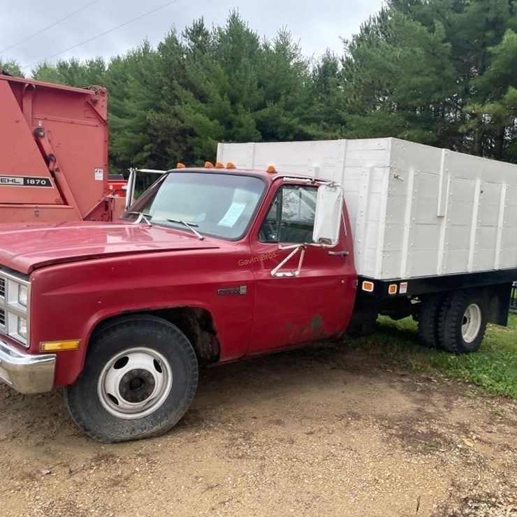1982 GMC SIERRA 3500