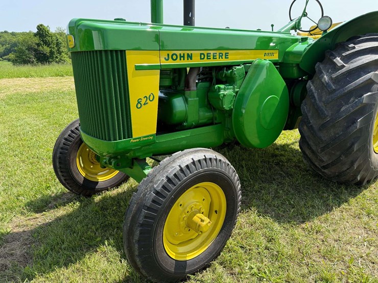 john-deere-820-image-10