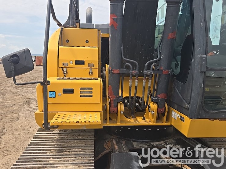2022-deere-130g-image-49