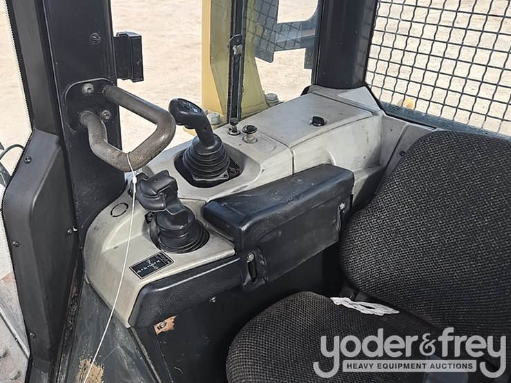 2008-caterpillar-d6n-lgp-image-55