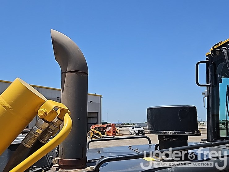 2021-komatsu-d65px-18-image-30
