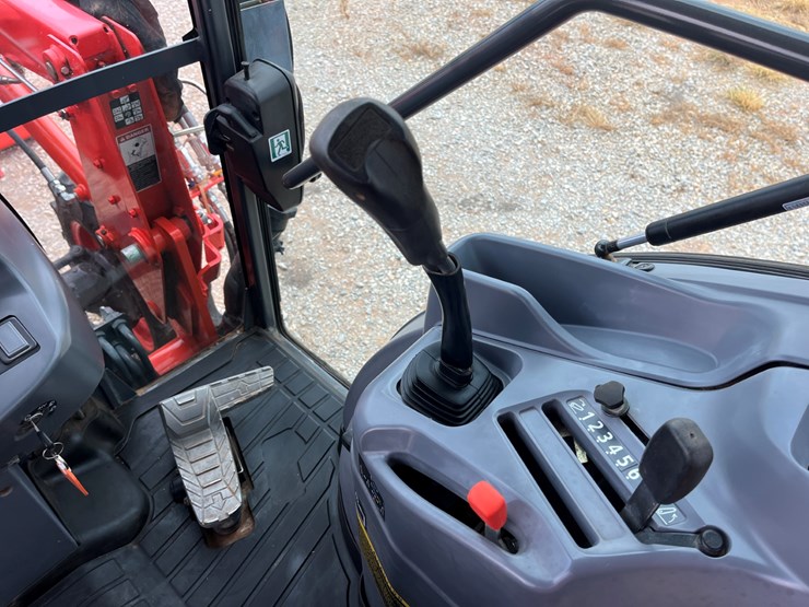 2019-kubota-l3560-image-16