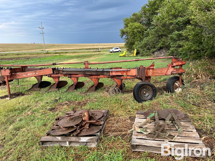 white-6-bottom-plow-image-8