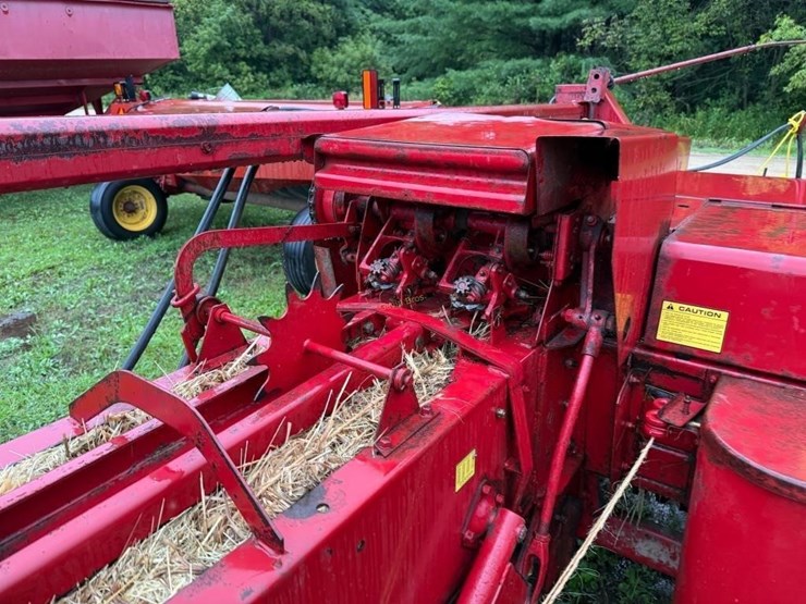 new-holland-310-image-7