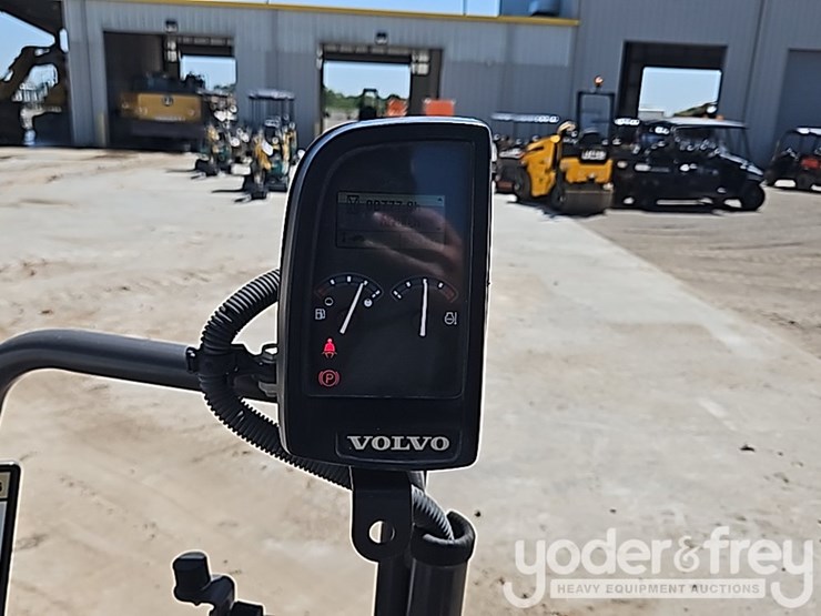 2017-volvo-sd45b-image-36
