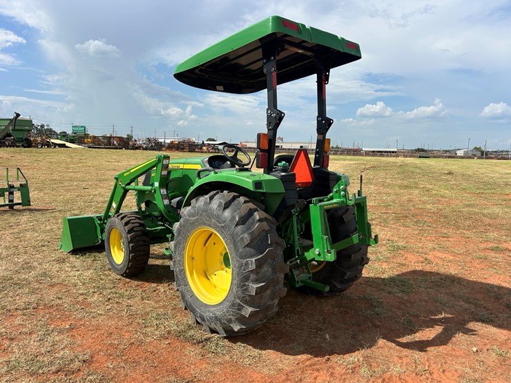 2020-john-deere-4044m-image-3
