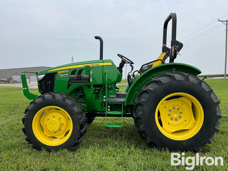 2023-john-deere-5067e-image-8