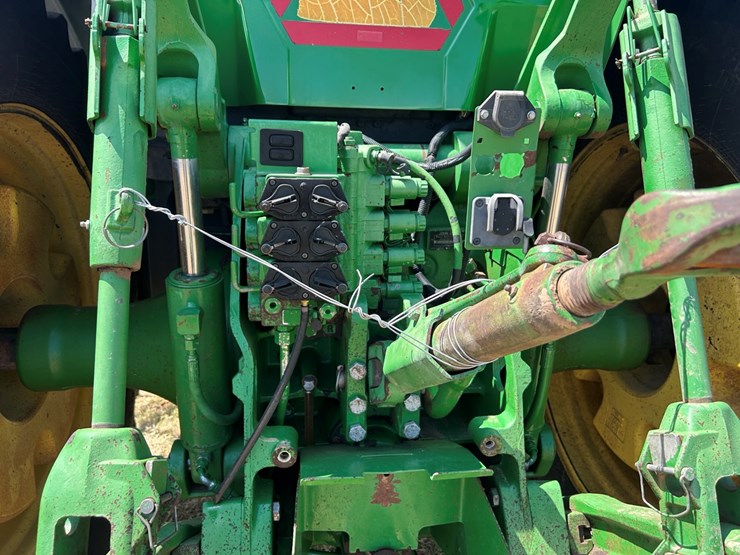 john-deere-8120-image-6