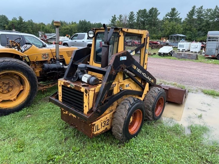 new-holland-l455-image-7