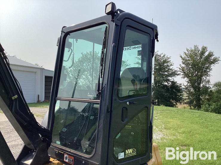 2016-deere-35g-image-9